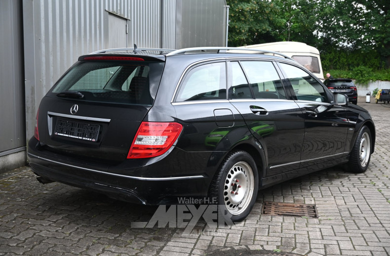 Mercedes-Benz C180 T-Modell, schwarz
