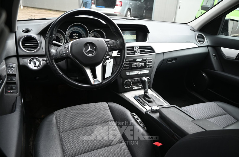 Mercedes-Benz C180 T-Modell, schwarz