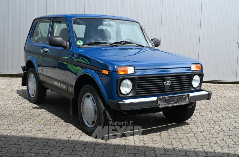 Lada Niva 4x4, blau