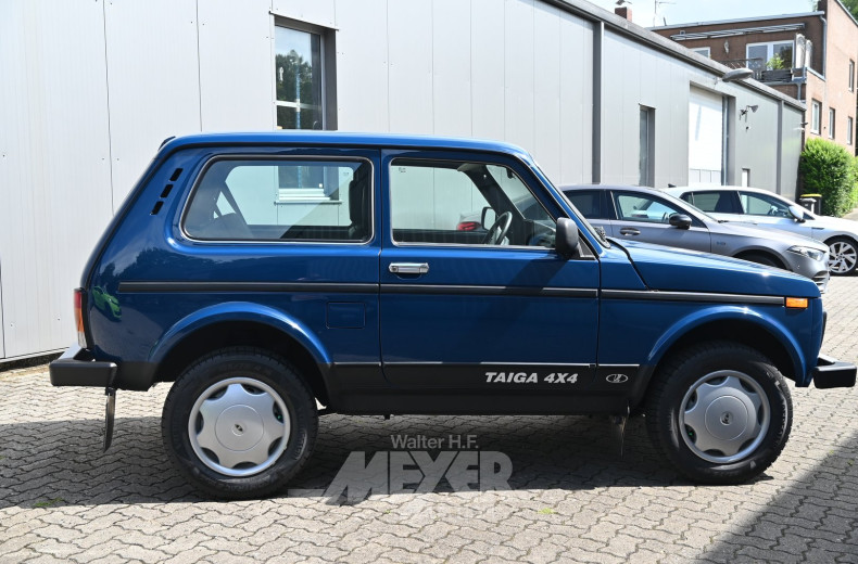 Lada Niva 4x4, blau