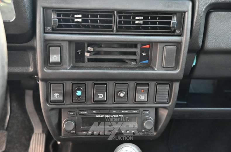 Lada Niva 4x4, blau