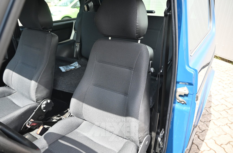 Lada Niva 4x4, blau