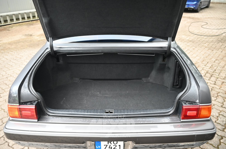 Toyota Century 5.0L V12