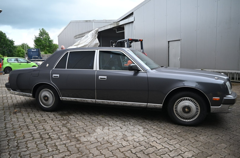 Toyota Century 5.0L V12