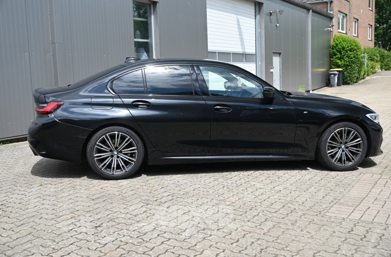BMW 320d Aut. M Sport, black sapphire metallic