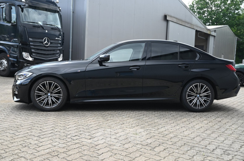 BMW 320d Aut. M Sport, black sapphire metallic