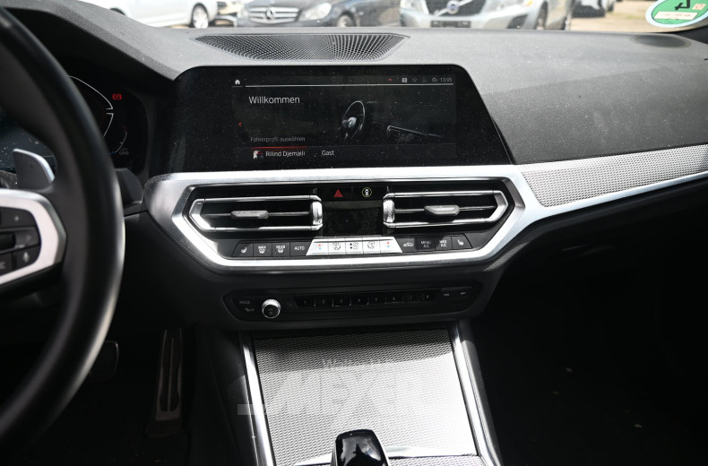BMW 320d Aut. M Sport, black sapphire metallic