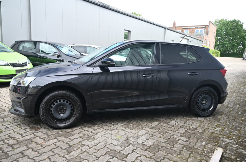 Skoda Fabia 1.0 TSI Ambition, black magic perleffekt
