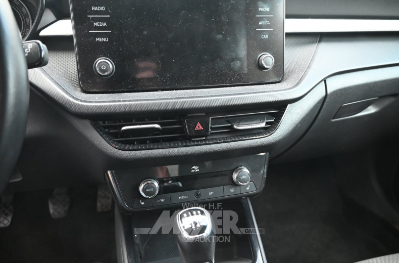 Skoda Fabia 1.0 TSI Ambition, black magic perleffekt