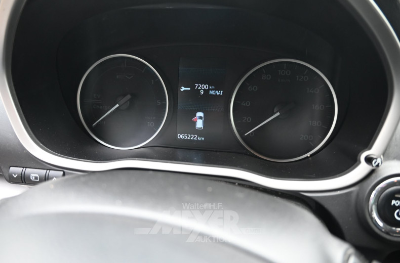 Mitsubishi Eclipse Cross Plug-In Hybrid 4WD Plus, platin grau