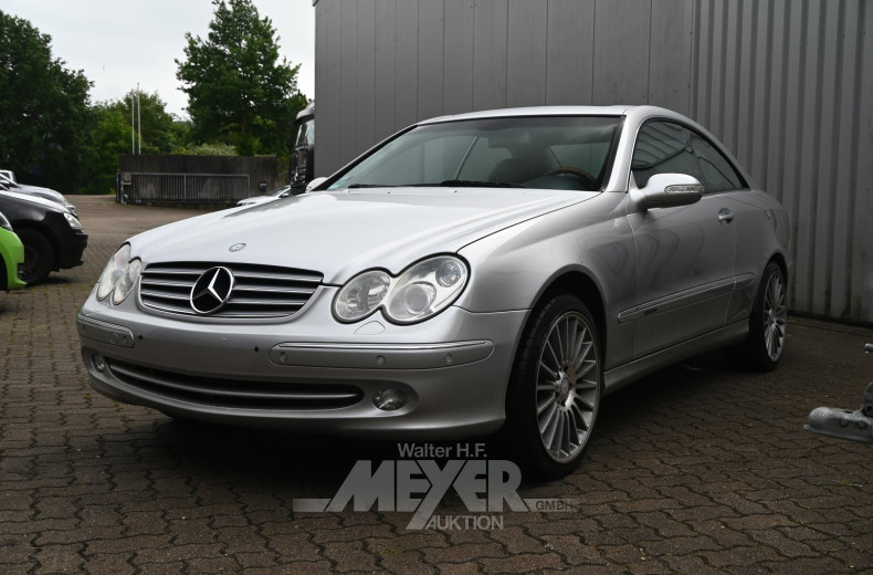 Mercedes-Benz CLK320 Elegance, silber metallic