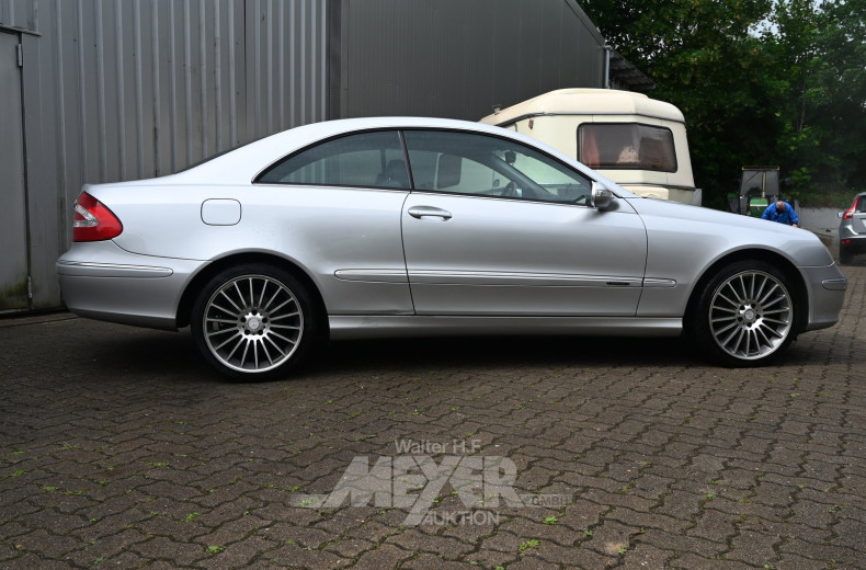 Mercedes-Benz CLK320 Elegance, silber metallic