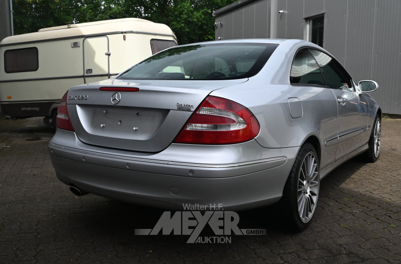 Mercedes-Benz CLK320 Elegance, silber metallic