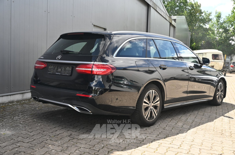 Mercedes-Benz E350 d T 9G-Tronic AMG Line, schwarz