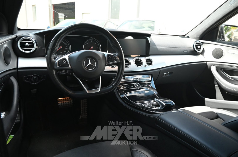 Mercedes-Benz E350 d T 9G-Tronic AMG Line, schwarz