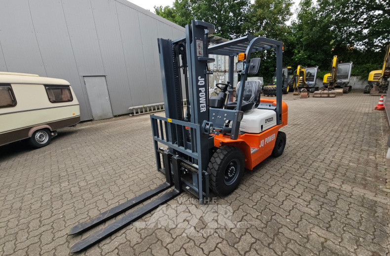 Frontgabelstapler, neuwertig