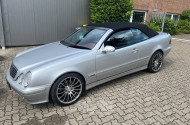 Mercedes-Benz CLK200 Kompressor Cabrio, brilliant silber, Leder rot
