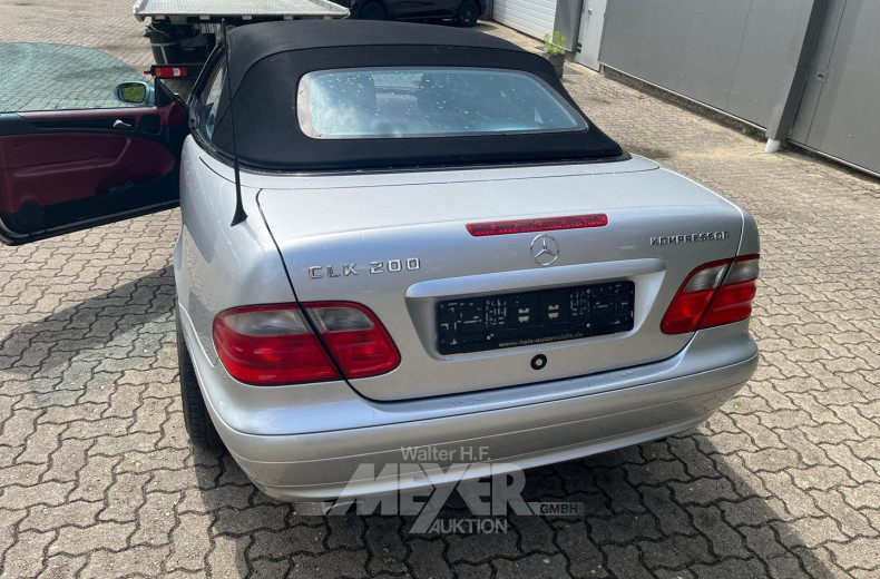Mercedes-Benz CLK200 Kompressor Cabrio, brilliant silber, Leder rot