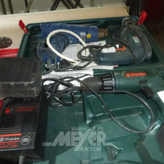Posten Handmaschinen, u.a.: 1 Akku-Bohrmaschine, 1 Heißluftpistole STEINEL, 1 Bohrmaschine B&D