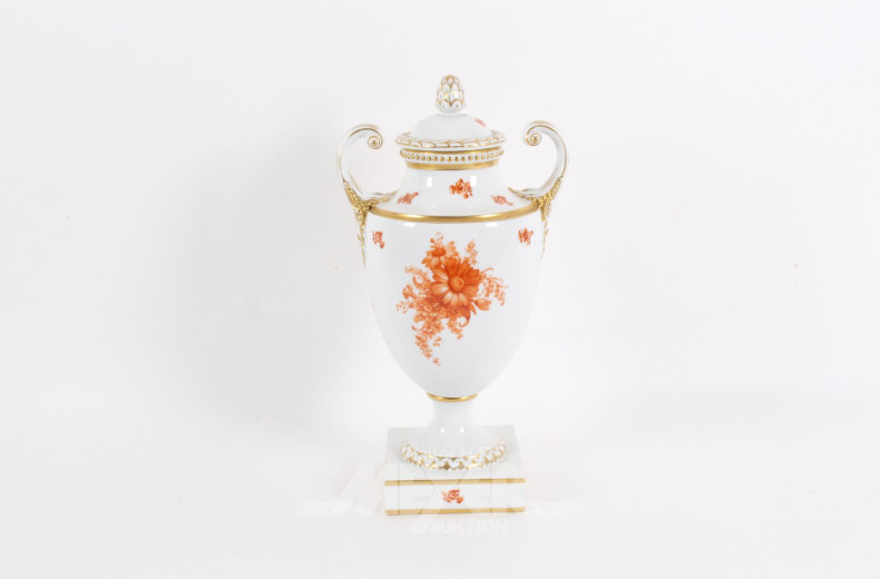 Amphorenvase, mit Blumendekor in Rot