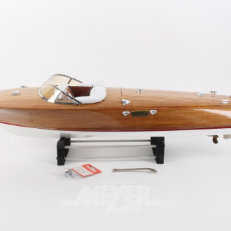 Modell-Motorsportboot "Riviera 80" mit passendem Transportgestell
