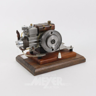 Hit and Miss-Motor: Modell eines wassergekühlten Einzylinder-Viertakt-Benzinmotors