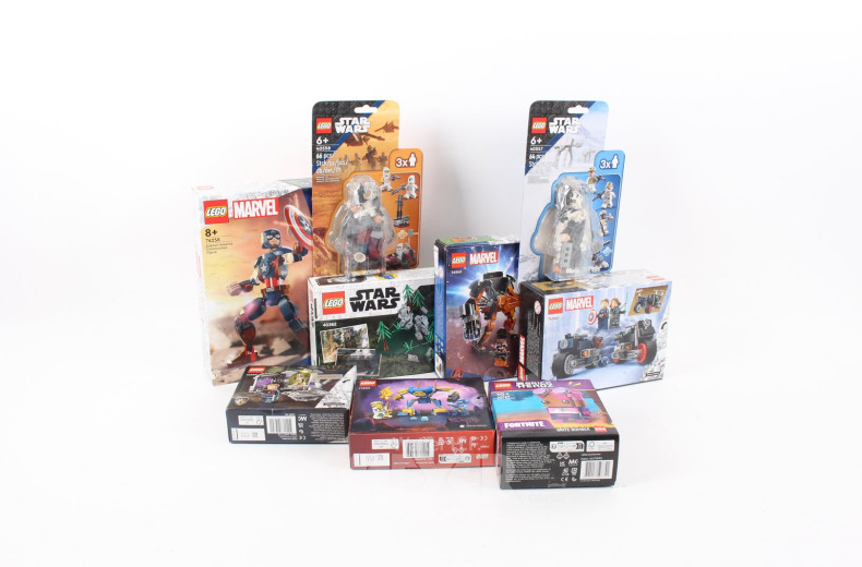9 LEGO Bausets Star Wars