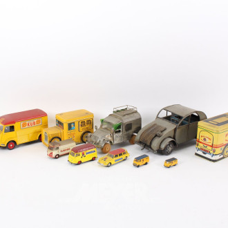 Posten div. Modellautos u. Vorratsdosen