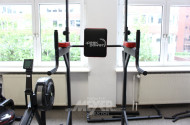 Kraftstation für Klimmzüge und Bauchtraining