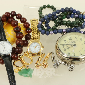kl. Konvolut Modeschmuck im grünen Schmuckkoffer