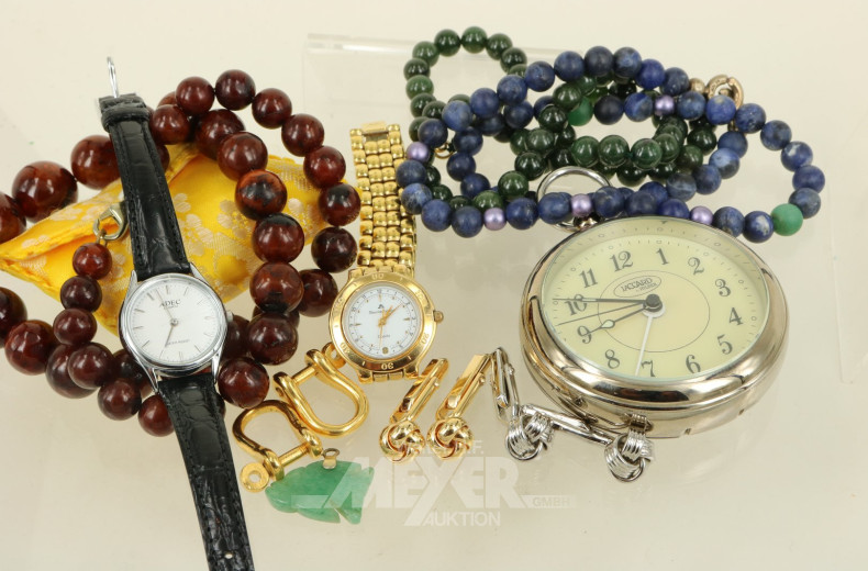 kl. Konvolut Modeschmuck im grünen Schmuckkoffer