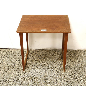 kl. Beistelltisch, ca. 48 x 40 cm