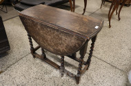 Gateleg-Table, starke Gebrauchsspuren