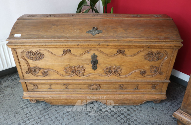 Runddeckeltruhe, Eiche hell, datiert 1781