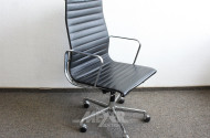 Büro-Armlehndrehstuhl, schwarz