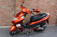 Motorroller, rot