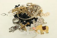 Posten Modeschmuck und Zahngold