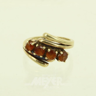 Ring mit 4 orangefarbenen Farbsteinen