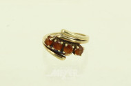 Ring mit 4 orangefarbenen Farbsteinen