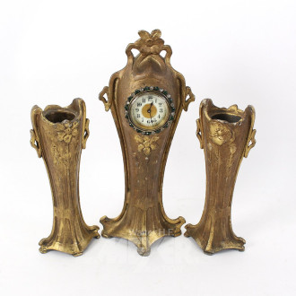 Jugendstil Uhr mit 2 x dazu passenden  Vasen