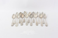 15 Speiselöffel in 12 Lot u. 800er Silber
