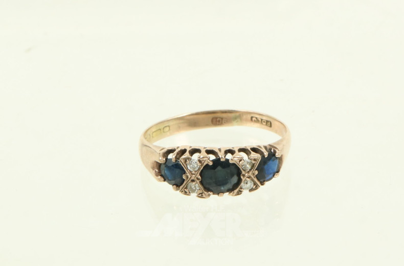 Ring mit 3 blauen Farbsteinen u. 4 kl. Brillanten