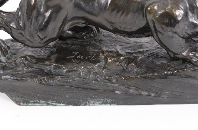 Bronzefigur "kauernder Tiger"
