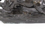 Bronzefigur "kauernder Tiger"