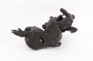 Bronzefigur "Spielende Affenfamilie"