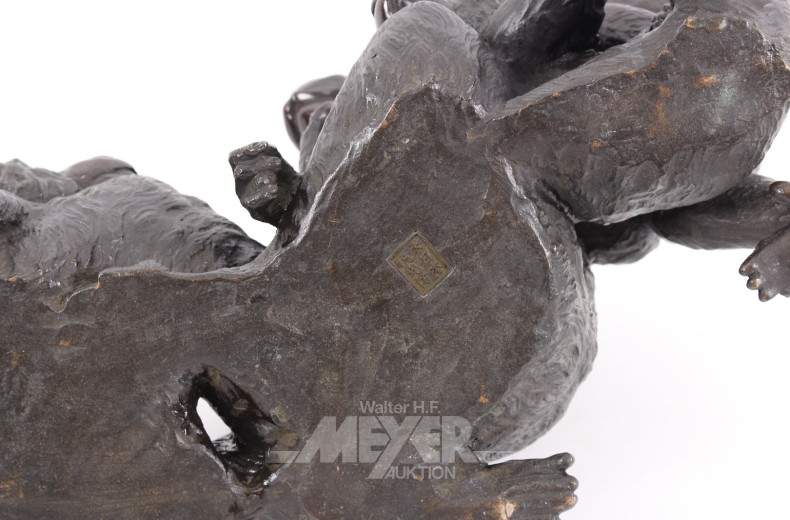 Bronzefigur "Spielende Affenfamilie"