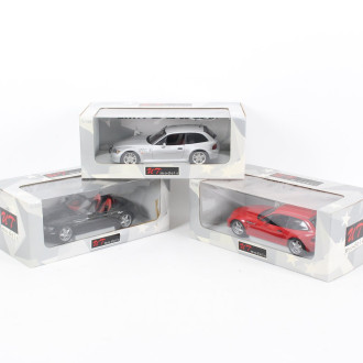 3 versch. Modellautos, 1:18