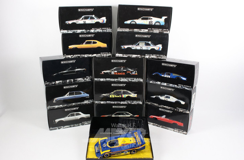 35 versch. Modellautos, 1:18