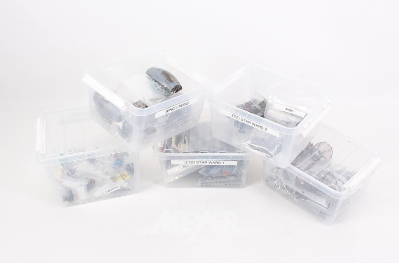 5 Kunststoffboxen mit LEGO Bauteilen