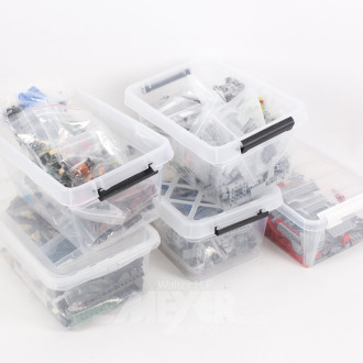 5 Kunststoffboxen mit div. LEGO Bauteilen